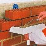 Кладка цегли під розшивку