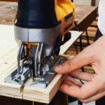 Як зробити пристосування на лобзик для розкрою без відколів