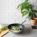 Рейтинг топ 10 кращих сковорідок вок: для чого потрібна, яку вибрати, ціна, плюси і мінуси