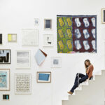 Простір і мистецтво: унікальні апартаменти галеристки в колишній бібліотеці в парижі