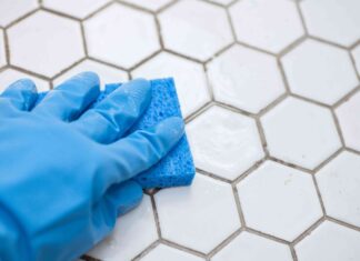 Професійні мийники рекомендують пароочищувачі для блискучої чистоти плитки та розчину