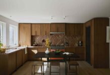 Como criar uma cozinha invisível: um guia para armários ocultos e bancadas sem bagunça