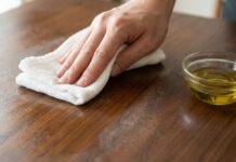 Як прибрати водяні кільця з дерева без шліфування